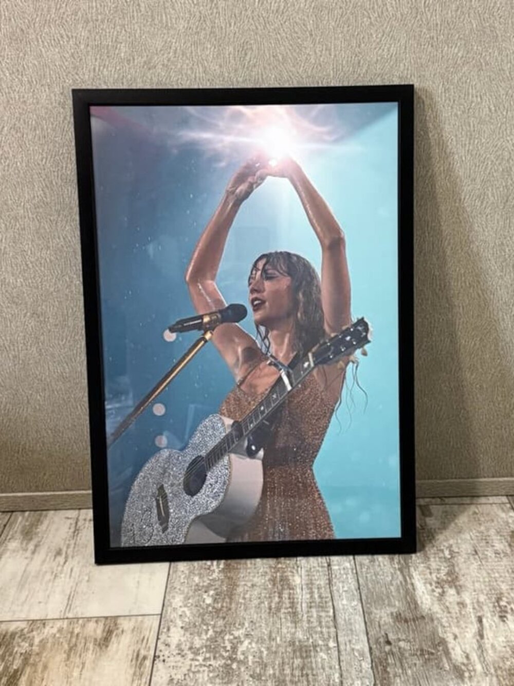 Taylor Swift 13x19 Poster With Frames